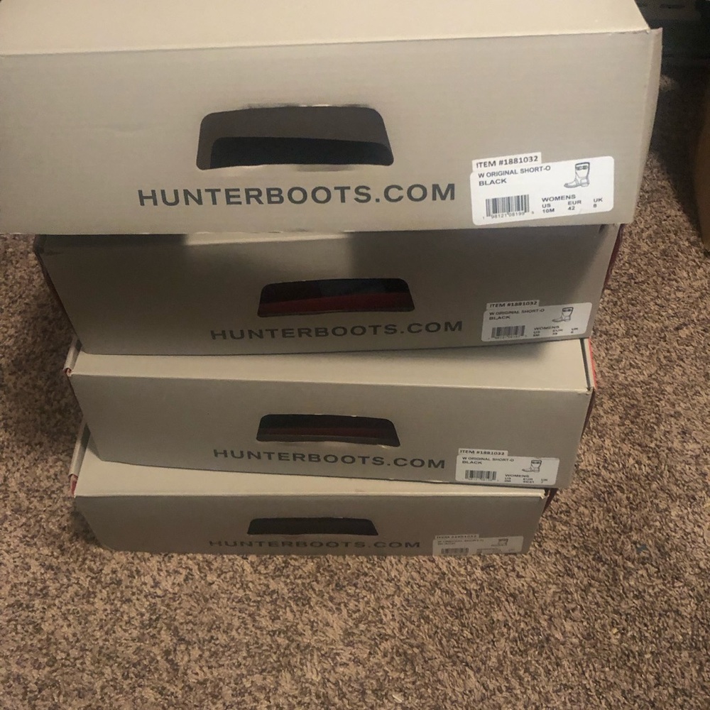 Hunter women’s original Black Rain Boots - Picture 8 of 11
